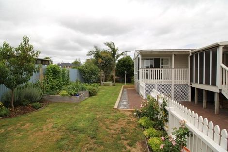 Photo of property in 1 Gaede Terrace, Sunnyvale, Auckland, 0612