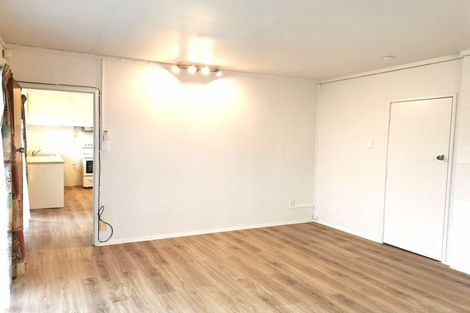 Photo of property in 21 Rosewarne Crescent, Glendene, Auckland, 0602