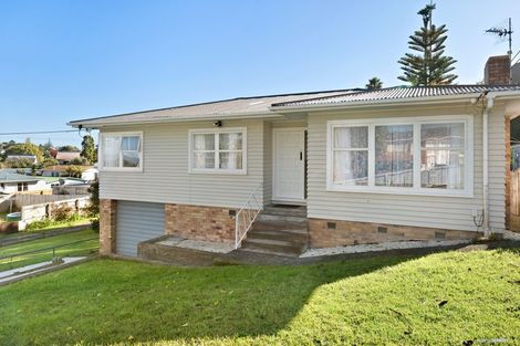 Photo of property in 1/7-9 Neal Avenue, Glenfield, Auckland, 0629