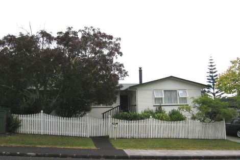 Photo of property in 42 Waitaki Street, Henderson, Auckland, 0612