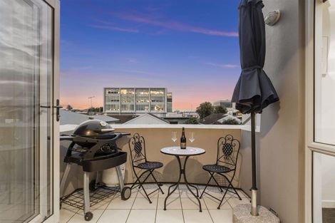 Photo of property in 5/29 Third Avenue, Tauranga, 3110