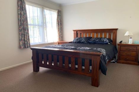 Photo of property in 15 Karaka Crescent, Levin, 5510