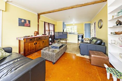 Photo of property in 6 Ronald Place, Manurewa, Auckland, 2102