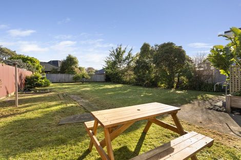 Photo of property in 6 Kaitawa Crescent, Paraparaumu, 5032