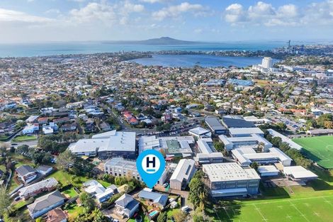 Photo of property in 2/103 Bond Crescent, Forrest Hill, Auckland, 0620