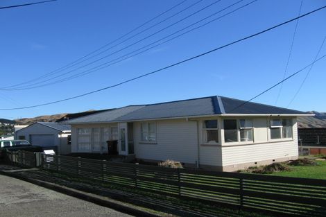 Photo of property in 2 Christopher Way, Paparangi, Wellington, 6037