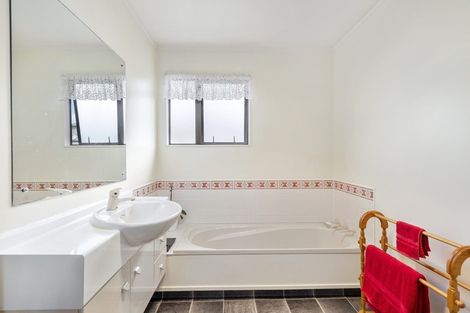 Photo of property in 26b Dixon Avenue, Hawera, 4610