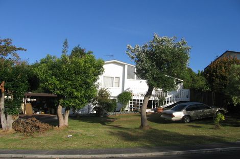 Photo of property in 22 Bruce Road, Glenfield, Auckland, 0629