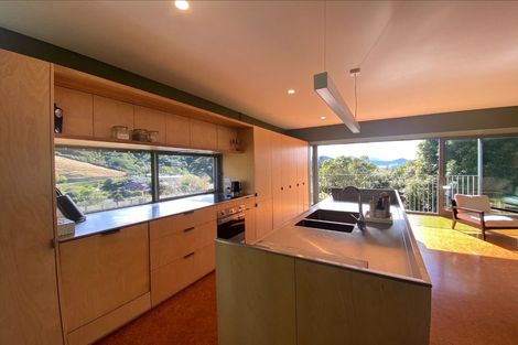 Photo of property in 16a Cornwall Street, Picton, 7220