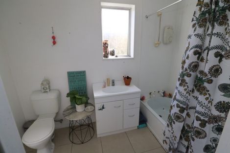 Photo of property in 12 Easton Street, Foxton, 4814