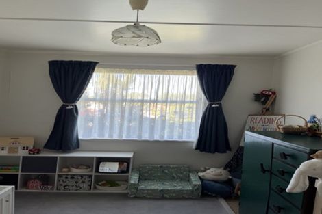 Photo of property in 19 Seddon Street, Carterton, 5713