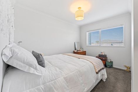 Photo of property in 9 Kamahi Place, One Tree Point, 0118