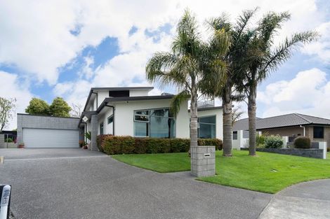 Photo of property in 8 Ruru Place, Levin, 5510