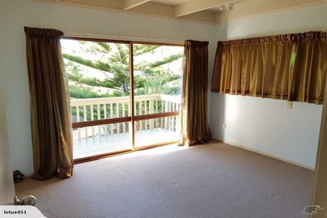 Photo of property in 13 Malters Place, Browns Bay, Auckland, 0630