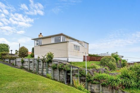Photo of property in 22 Pokohiwi Road, Normandale, Lower Hutt, 5010