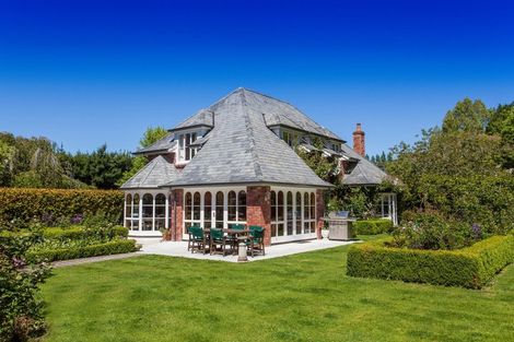 Photo of property in 163 Gardiners Road, Harewood, Christchurch, 8051