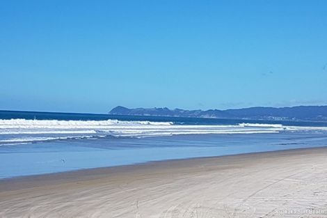 Photo of property in 5 Roto View, One Tree Point, 0118