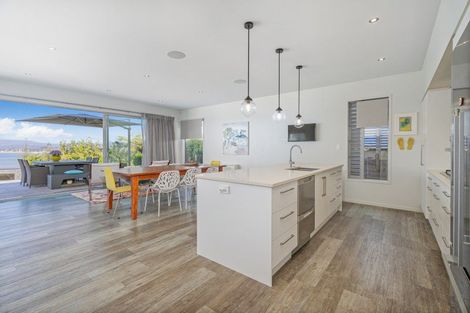 Photo of property in 11 Puriri Place, Whitianga, 3510