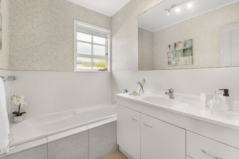 Photo of property in 9 Ashdown Place, Pahurehure, Papakura, 2113