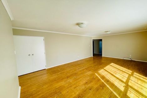 Photo of property in 15 Newbegin Place, Weymouth, Auckland, 2103
