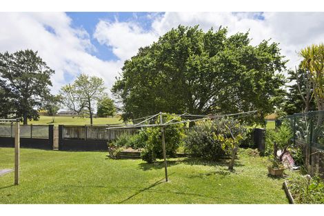 Photo of property in 9 Gregg Place, Sunnyvale, Auckland, 0612