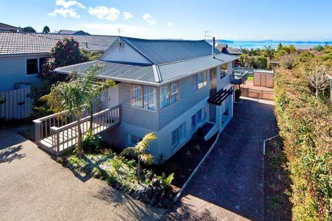 Photo of property in 70 Wiseley Road, West Harbour, Auckland, 0618