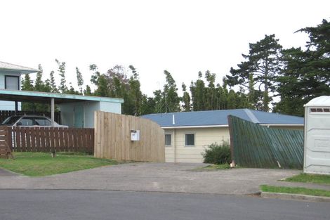 Photo of property in 21 Mona Vale, West Harbour, Auckland, 0618