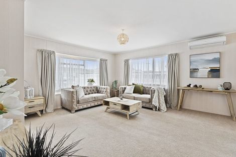 Photo of property in 15a Edward Avenue, Orewa, 0931