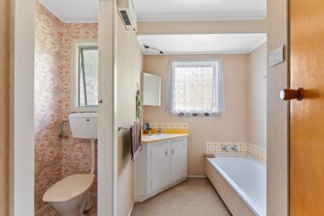 Photo of property in 4 Huia Street, Waikawa, Picton, 7220