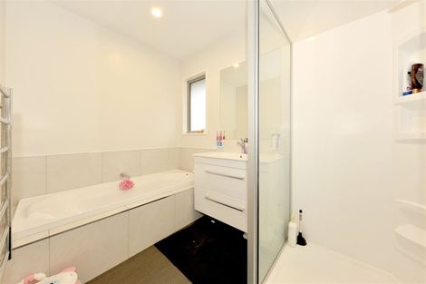 Photo of property in 4 Lake Terrace Road, Burwood, Christchurch, 8061