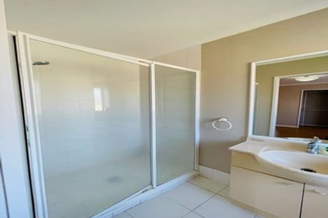 Photo of property in 15 Newbegin Place, Weymouth, Auckland, 2103