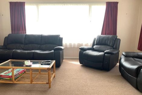 Photo of property in 15 Karaka Crescent, Levin, 5510