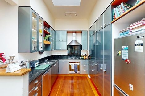 Photo of property in 6 Hawker Street, Mount Victoria, Wellington, 6011