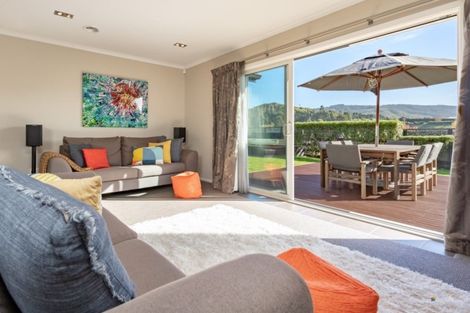 Photo of property in 14 Jade Crescent, Timberlea, Upper Hutt, 5018