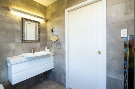 Photo of property in 3 Esk View Road, Eskdale, Napier, 4182