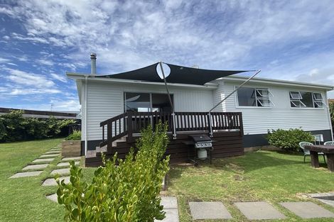 Photo of property in 7 Newbury Place, Waitara, 4320