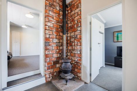 Photo of property in 35 Severn Street, Rongotea, 4476