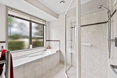 Photo of property in 175 Oraha Road, Kumeu, 0892