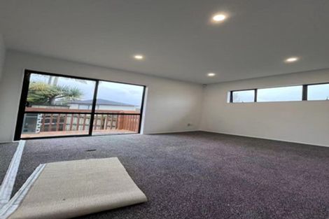 Photo of property in 103r Glengarry Road, Glen Eden, Auckland, 0602
