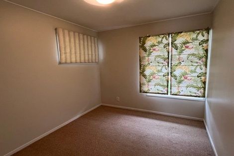 Photo of property in 4 Cromdale Avenue, Highland Park, Auckland, 2010