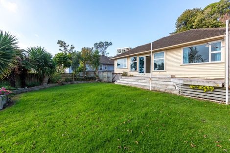 Photo of property in 31 Queens Road, Glen Avon, New Plymouth, 4312