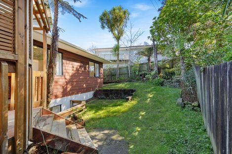Photo of property in 2/18 Atlantis Place, Totara Vale, Auckland, 0629