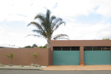 Photo of property in 9 Gordon Road, Te Awanga, 4102