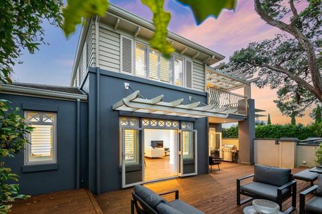 Photo of property in 270 Hurstmere Road, Takapuna, Auckland, 0622