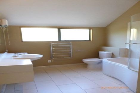 Photo of property in 28 Comins Crescent, Mission Bay, Auckland, 1071