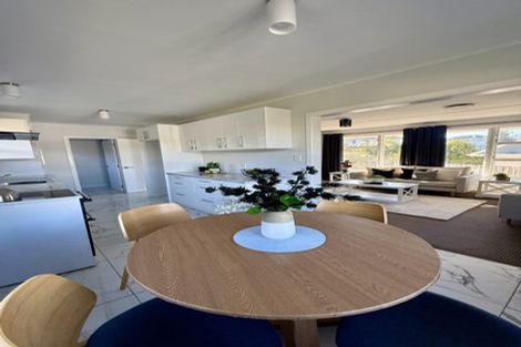 Photo of property in 18 Beazley Avenue, Paparangi, Wellington, 6037