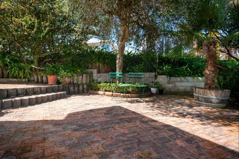 Photo of property in 10 Tauroa Road, Havelock North, 4130