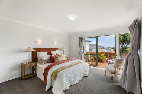 Photo of property in 9a Bradbury Road, Botany Downs, Auckland, 2010