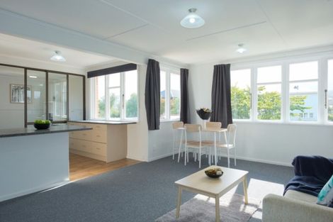 Photo of property in 14 Burgess Street, Green Island, Dunedin, 9018