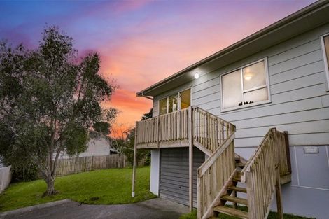 Photo of property in 5 Flaunty Place, West Harbour, Auckland, 0618